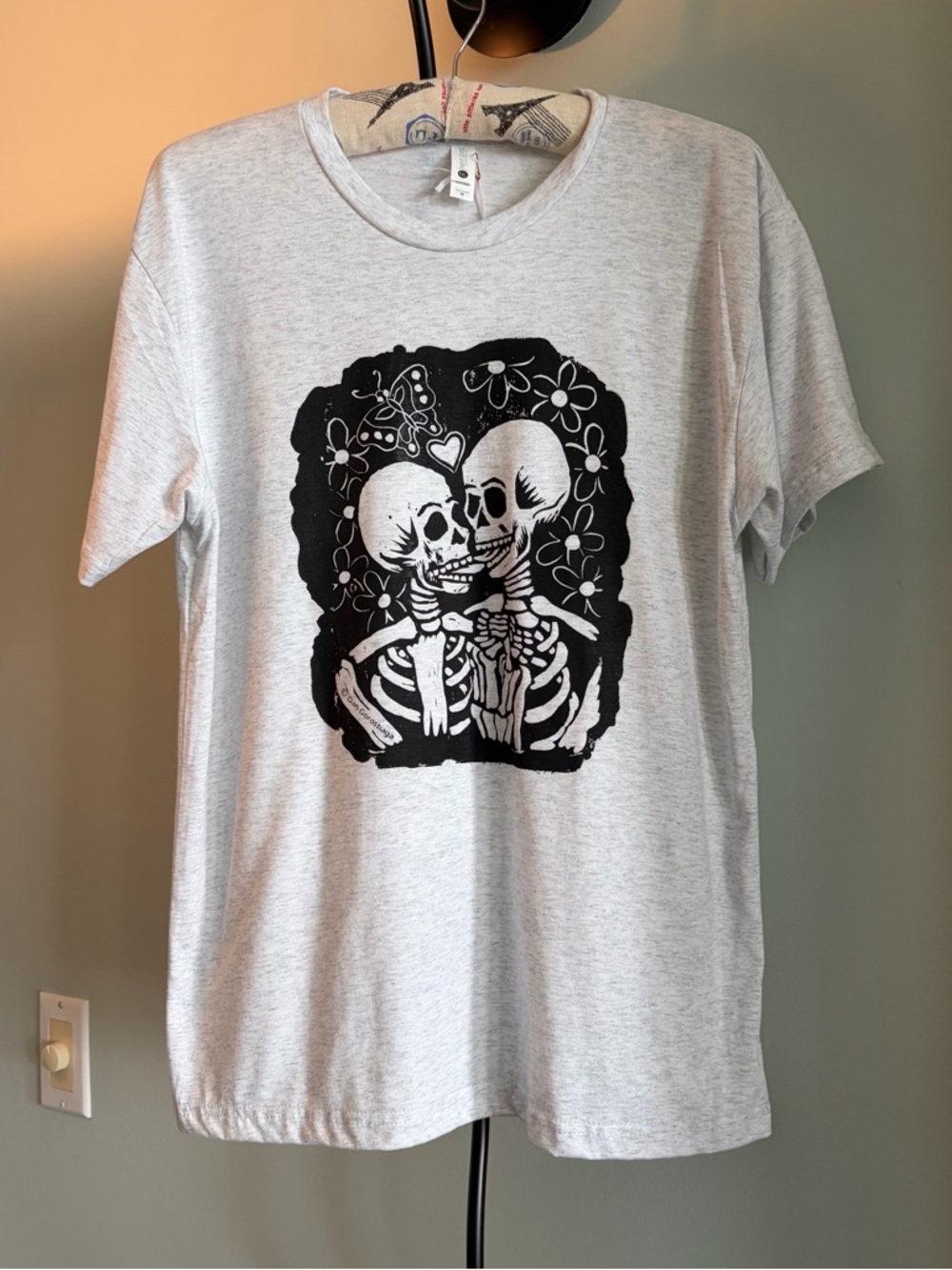 NWT BOUTIQUE
ORIGINAL GRAPHIC T-SHIRT